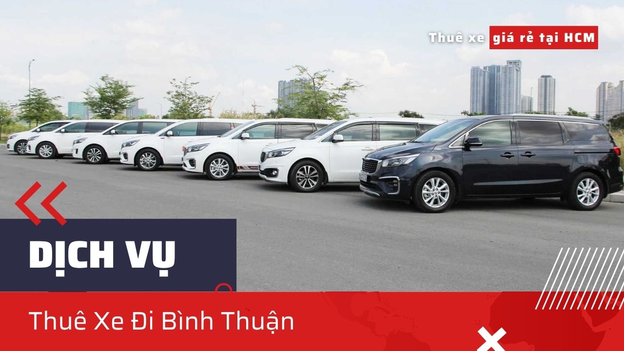 Xe 7 chỗ Sedona/Limousine di chuyển trên cao tốc, thể hiện dịch vụ Thuê Xe Đi Bình Thuận nhanh chóng, an toàn đến Phan Thiết/Mũi Né.