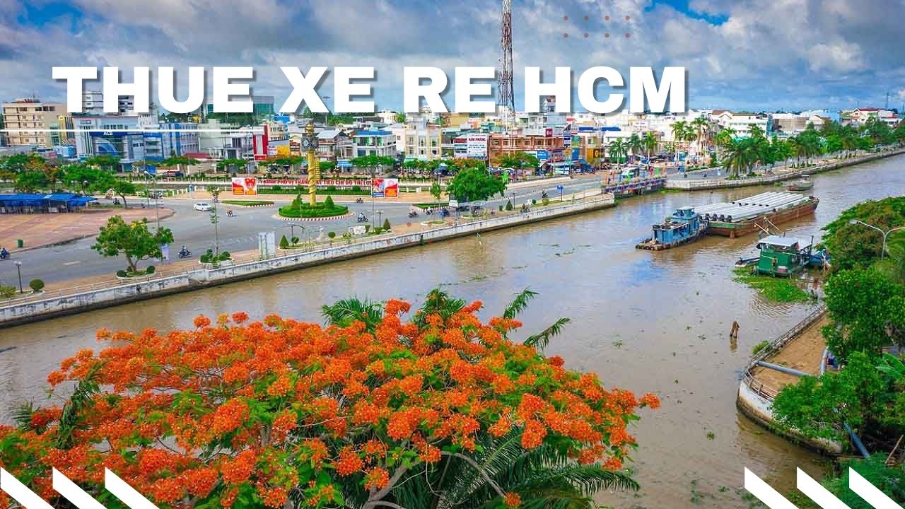 Xe 7 chỗ Sedona/Limousine đời mới, đón khách tại Hậu Giang, thể hiện dịch vụ Thuê Xe Đi Hậu Giang tiện nghi, phục vụ du lịch gia đình hoặc công tác.